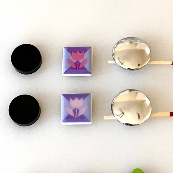 Lot of 19 Colorful Magnets - Picture 5 of 7